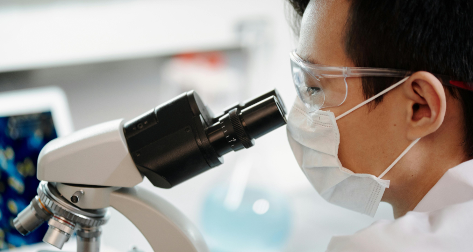 行业整体呈现出 &ldquo;需求牵引、技术驱动、规制塑造&rdquo; 的复杂图景。